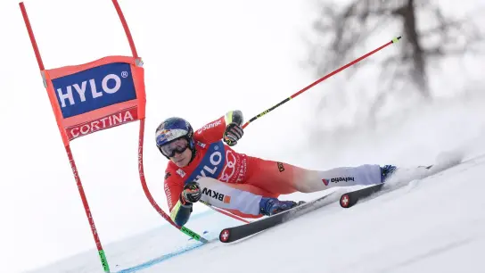 Dominiert derzeit das Ski alpin der Männer: Marco Odermatt aus der SChweiz. (Foto: Gabriele Facciotti/AP/dpa/Archivbild)