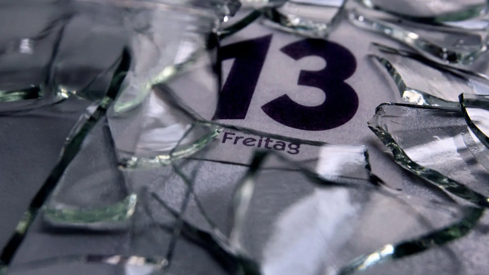 Freitag, der 13. gilt abergläubischen Menschen als Unglückstag. (Foto: Karl-Josef Hildenbrand/dpa/dpa-tmn)