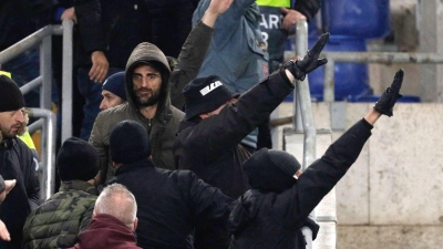 Die Anhängerschaft von Lazio hat sich in Europas Fußball über Jahrzehnte hinweg einen Ruf als rechte Krawallmacher erarbeitet. (Foto: Gregorio Borgia/AP/dpa)