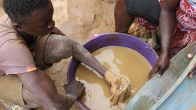 Wer von Kinderarbeit profitiert, soll durch das Gesetz zur Rechenschaft gezogen werden können. (Symbolbild) (Foto: picture alliance / dpa)
