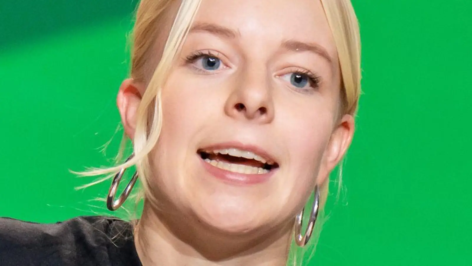 Die Grüne-Jugend-Vorsitzende löste mit einem Anti-Polizei-Pullover Entrüstung aus - und ist von den Reaktionen „überrascht“. (Archivbild) (Foto: Michael Kappeler/dpa)