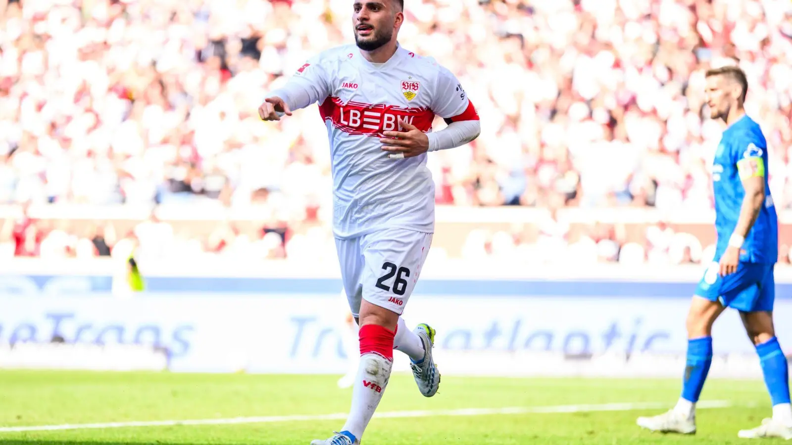 Torjäger Deniz Undav bleibt beim VfB Stuttgart. (Archivbild) (Foto: Tom Weller/dpa)