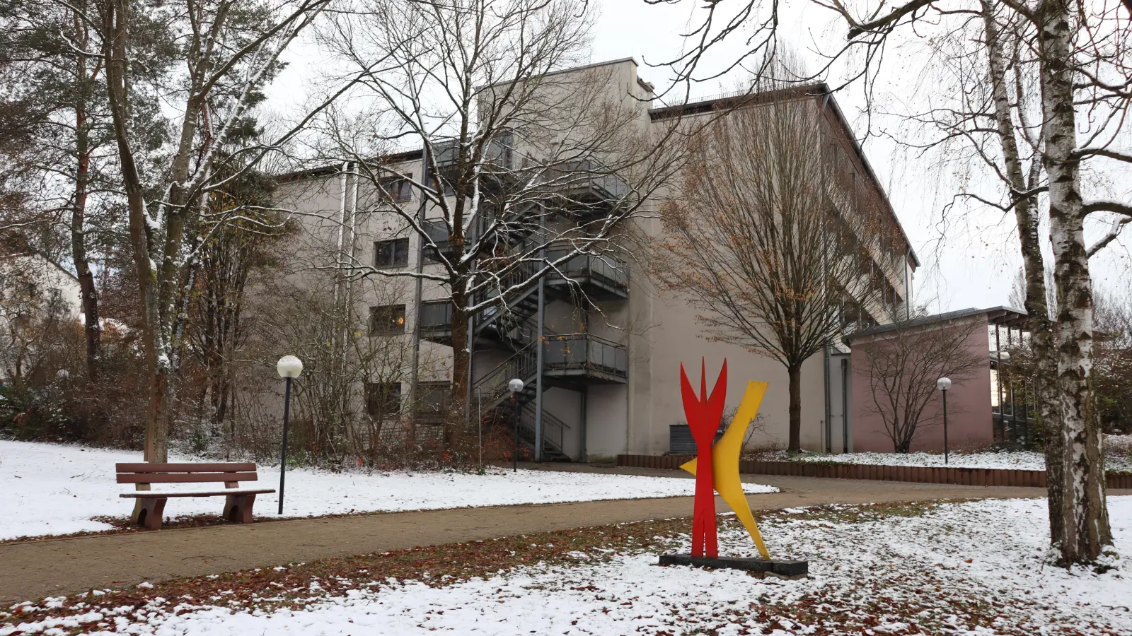 Im Senioren- und Pflegeheim in Feuchtwangen tagte der Seniorenhilfeausschuss des Kreistags und empfahl, den Wirtschaftsplänen für 2024 zuzustimmen. (Foto: Thomas Schaller)