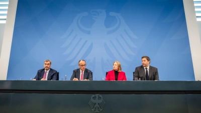 Zum Schluss dürfte es wieder eine Pressekonferenz geben. (Foto: Michael Kappeler/dpa)