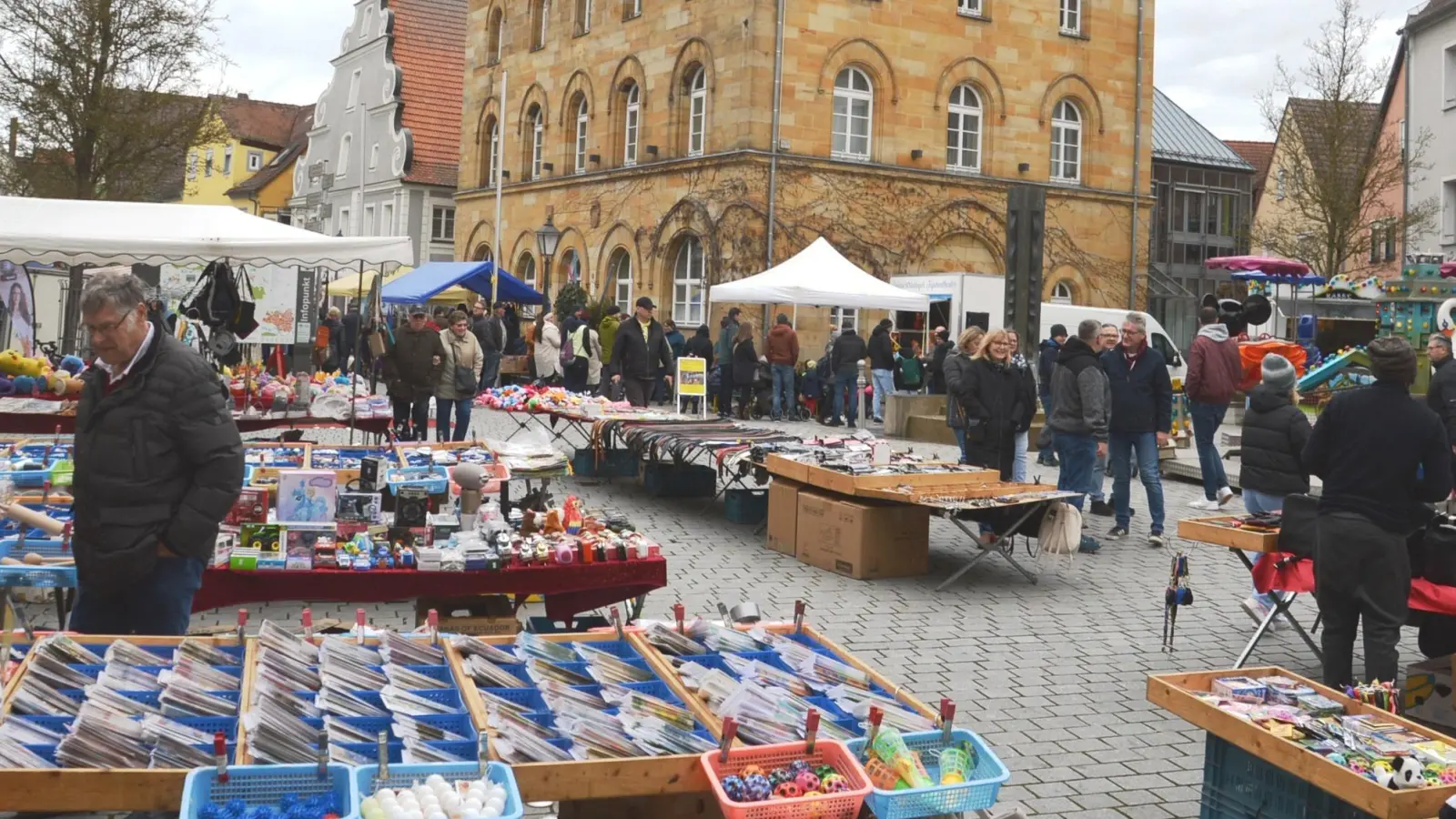 Den Frühling zusammen willkommen heißen: auf dem Frühjahrsmarkt in Wassertrüdingen am 15. März.  (Foto: Peter Tippl)