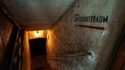 Bunker zeugen oft noch vom Zweiten Weltkrieg. Heute gibt es solche Anlagen in Bayern quasi nicht mehr. (Archivbild) (Foto: Andreas Arnold/dpa)