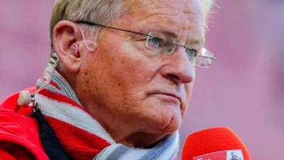 Stadionsprecher Michael Trippel sorgte mit seiner Schiedsrichterschelte für Wirbel (Archivbild) (Foto: Rolf Vennenbernd/dpa)