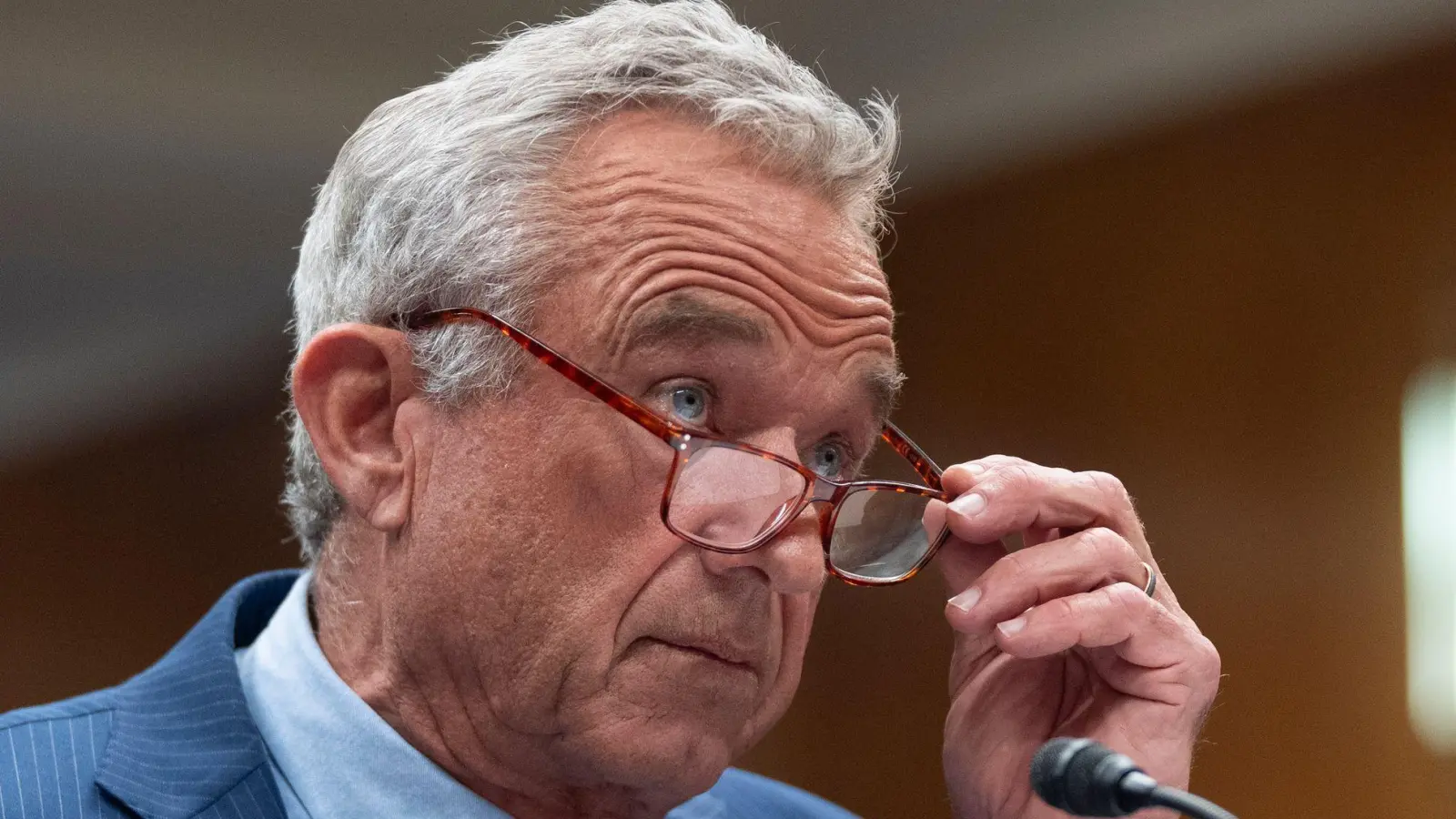 Legt sich gern mit der Wissenschaft an: US-Gesundheitsminister Robert F. Kennedy. (Foto: Manuel Balce Ceneta/AP/dpa)