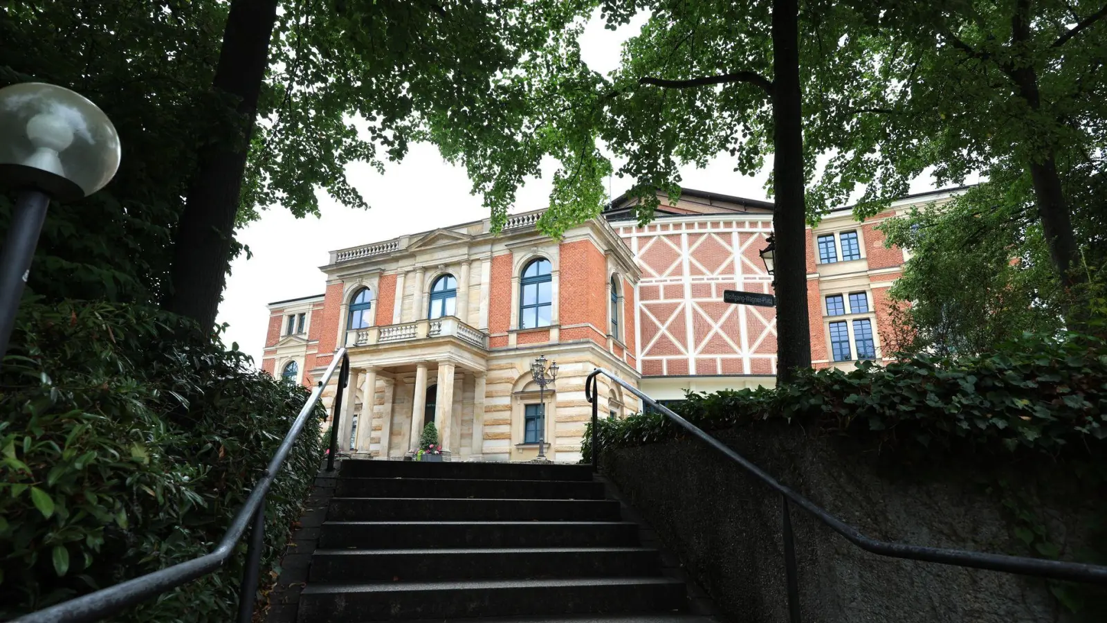 2026 werden im Bayreuther Festspielhaus 150 Jahre Festspiele gefeiert. (Archivbild) (Foto: Karl-Josef Hildenbrand/dpa)