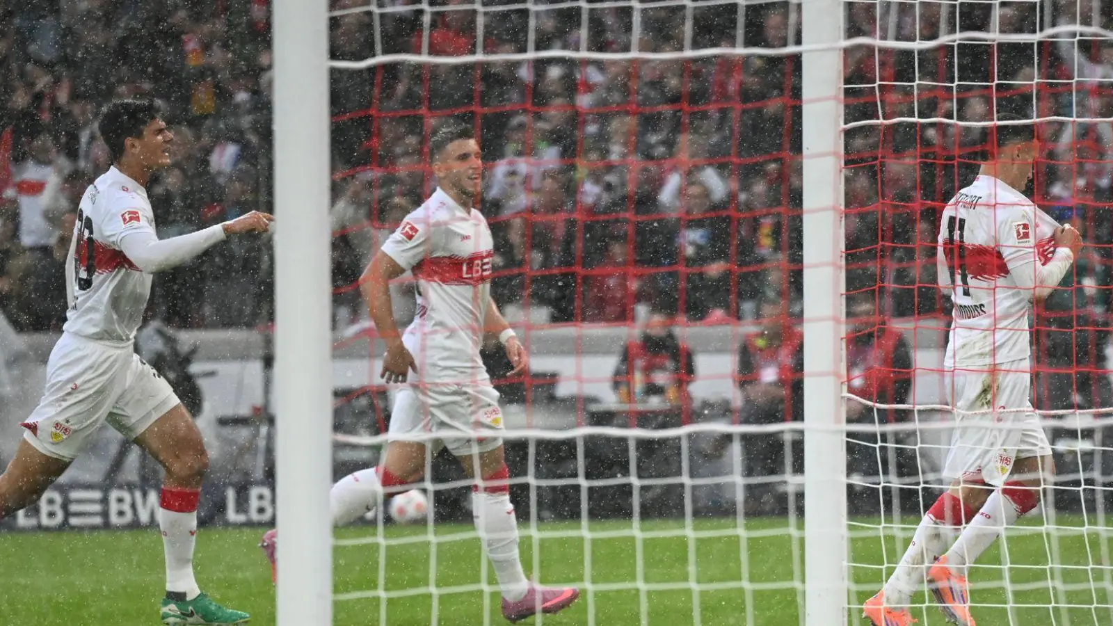 Bilal El Khannouss führt den VfB Stuttgart zum nächsten Heimsieg. (Foto: Bernd Weißbrod/dpa)