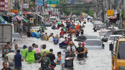 Teile Bangkoks standen tagelang unter Wasser. (Foto: Sakchai Lalit/AP/dpa)