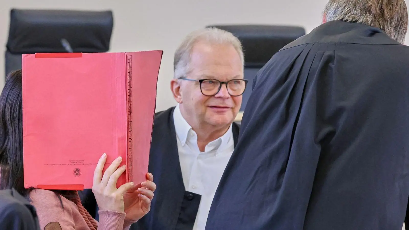 Am Freitag haben die Verteidiger der Angeklagten im Mordprozess im Fall Fabian einen bedeutenden Auftritt. (Foto: Bernd Wüstneck/dpa)