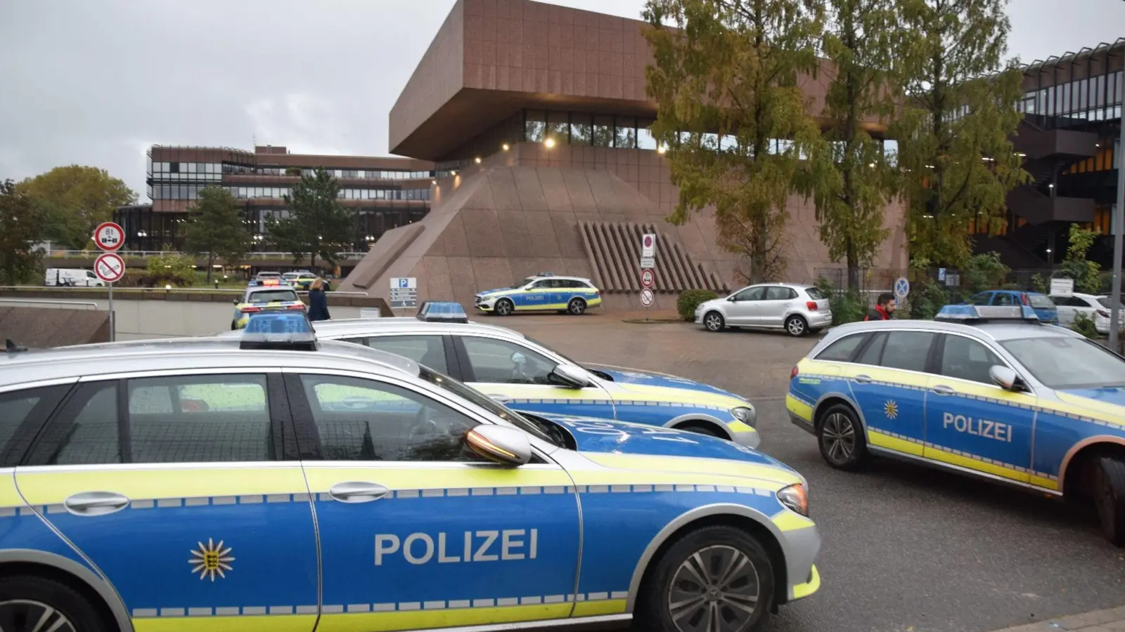 In Mannheim wurde wegen einer Drohmail die Hochschule der Bundesagentur für Arbeit geräumt. (Foto: Rene Priebe/dpa)