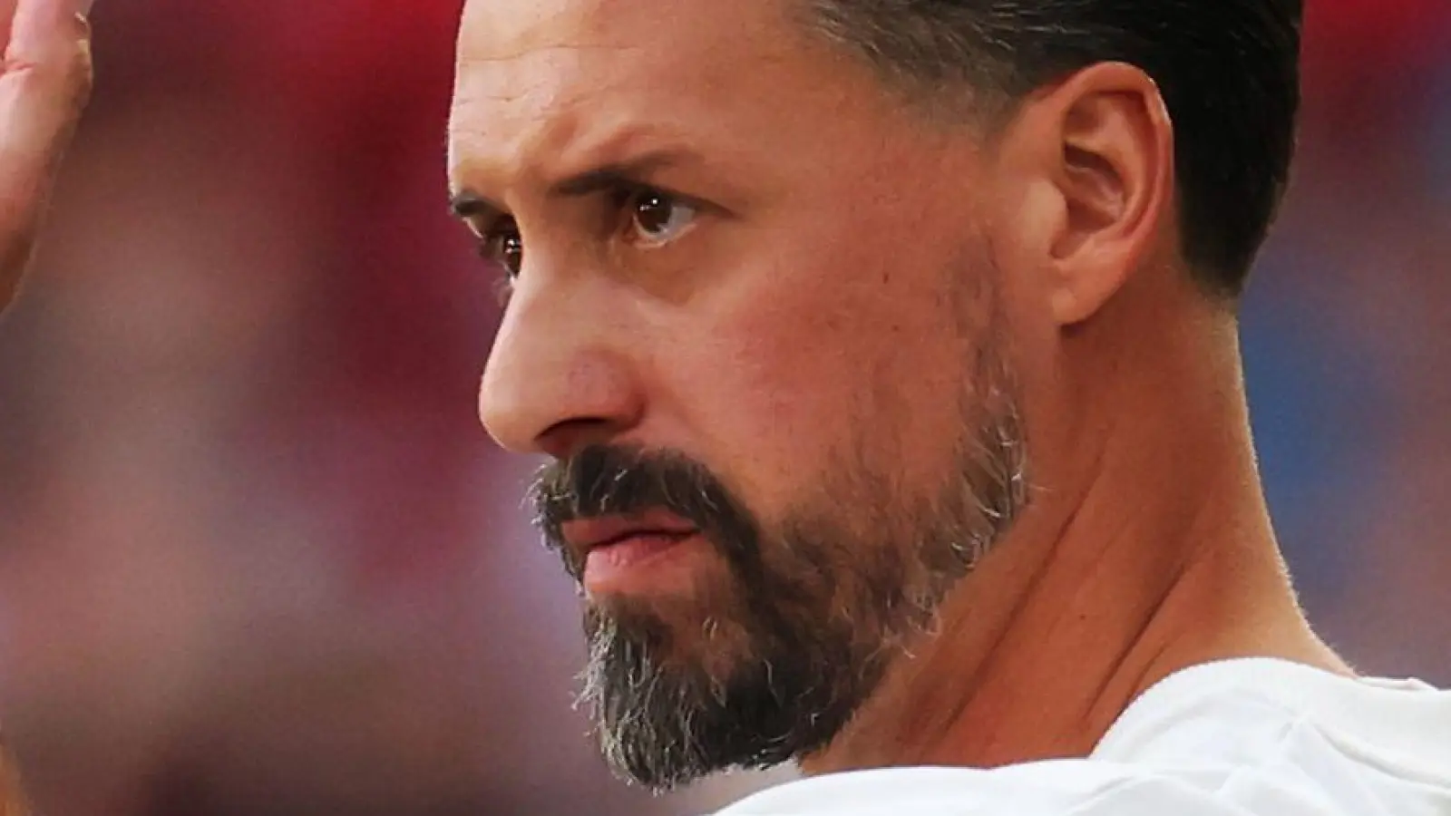 Sandro Wagner denkt schon an das Duell mit den Bayern. (Foto: Philipp von Ditfurth/dpa)