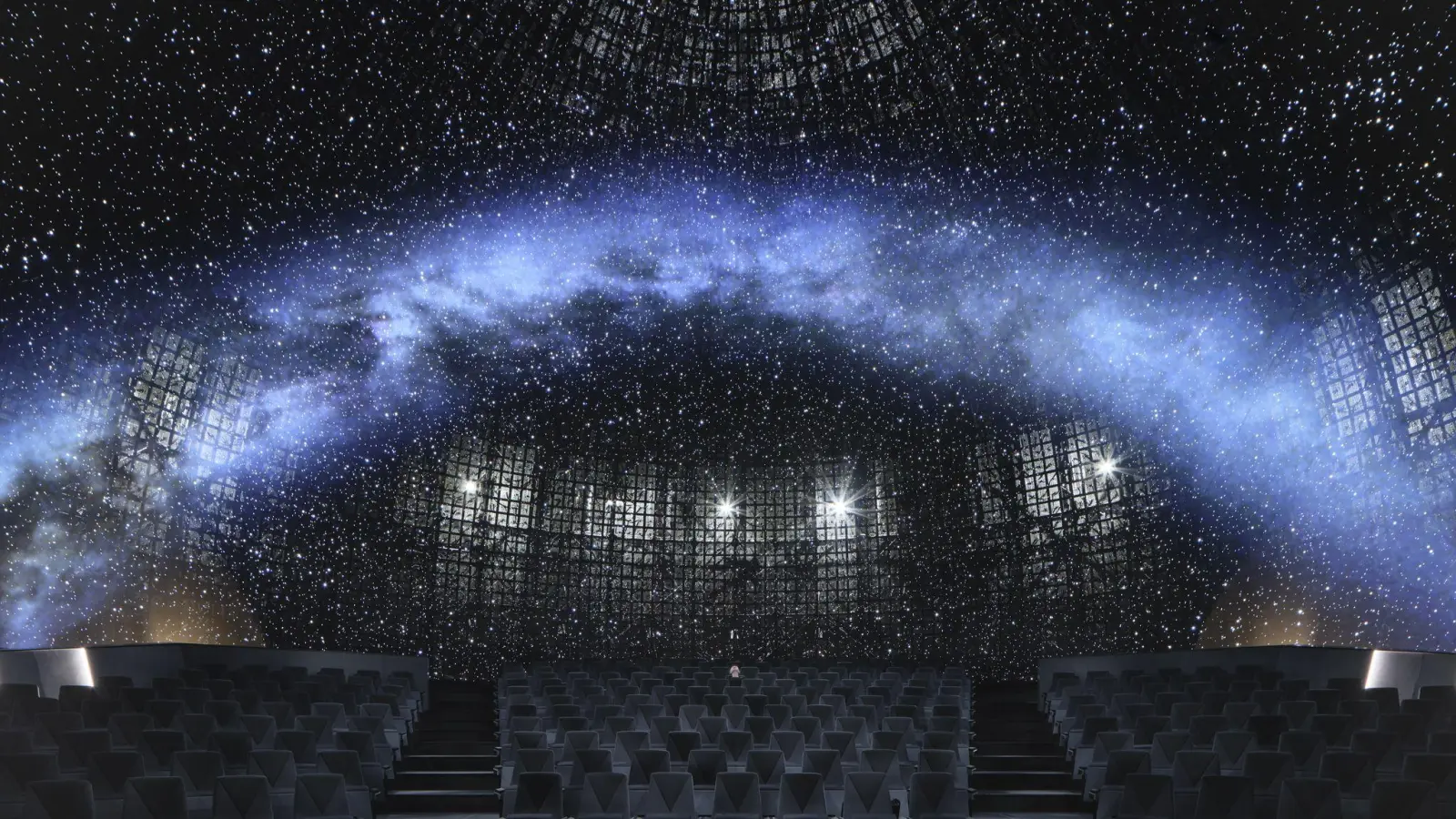 Das Planetarium in Prag nutzt selbstleuchtende Lichtquellen anstatt Projektoren. (Foto: Fotostudio Boysplaynice/Planetarium Prag/dpa)