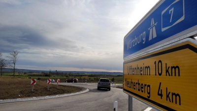 Wo einst die mitunter schwer einsehbare Kreuzung Ergersheim/Buchheim war, sorgt nun der neue Kreisverkehr für mehr Sicherheit. (Foto: Nina Daebel)