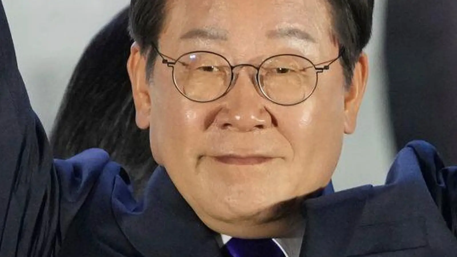 Die Südkoreaner haben mit Lee Jae Myung für einen Richtungswechsel gestimmt. (Foto: Lee Jin-man/AP/dpa)