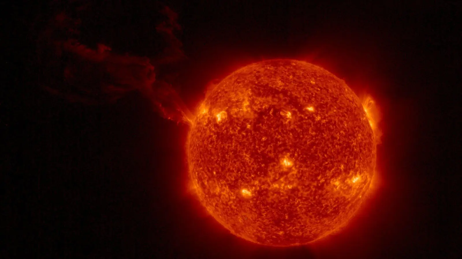 Sonneneruption, aufgenommen von der Sonde „Solar Orbiter“. (Foto: Solar Orbiter/EUI Team/ESA & NASA/dpa)