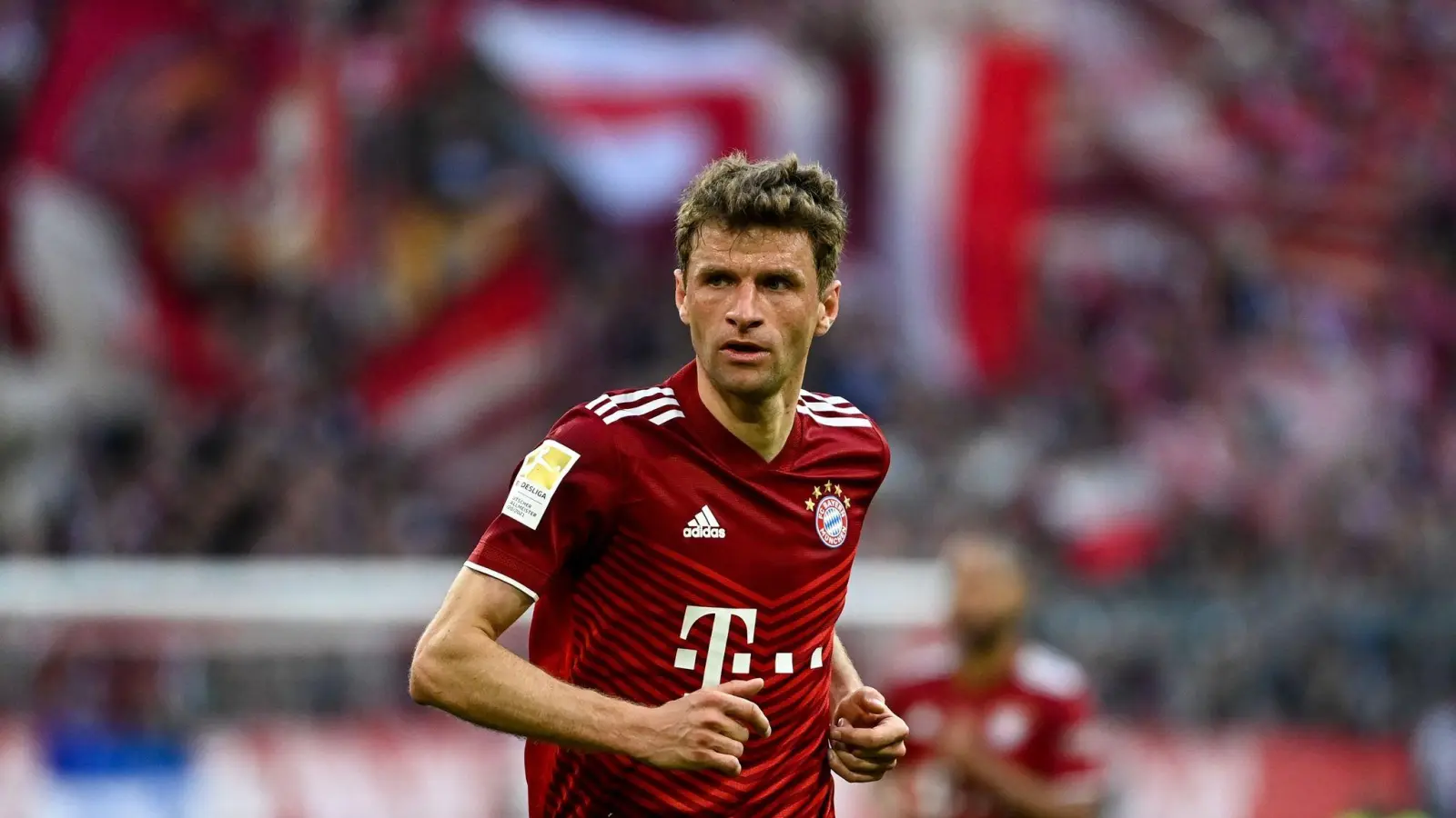 Anfang Mai verlängert Thomas Müller seinen Vertrag beim FC Bayern München vorzeitig um ein weiteres Jahr bis Sommer 2024. (Foto: Sven Hoppe/dpa)