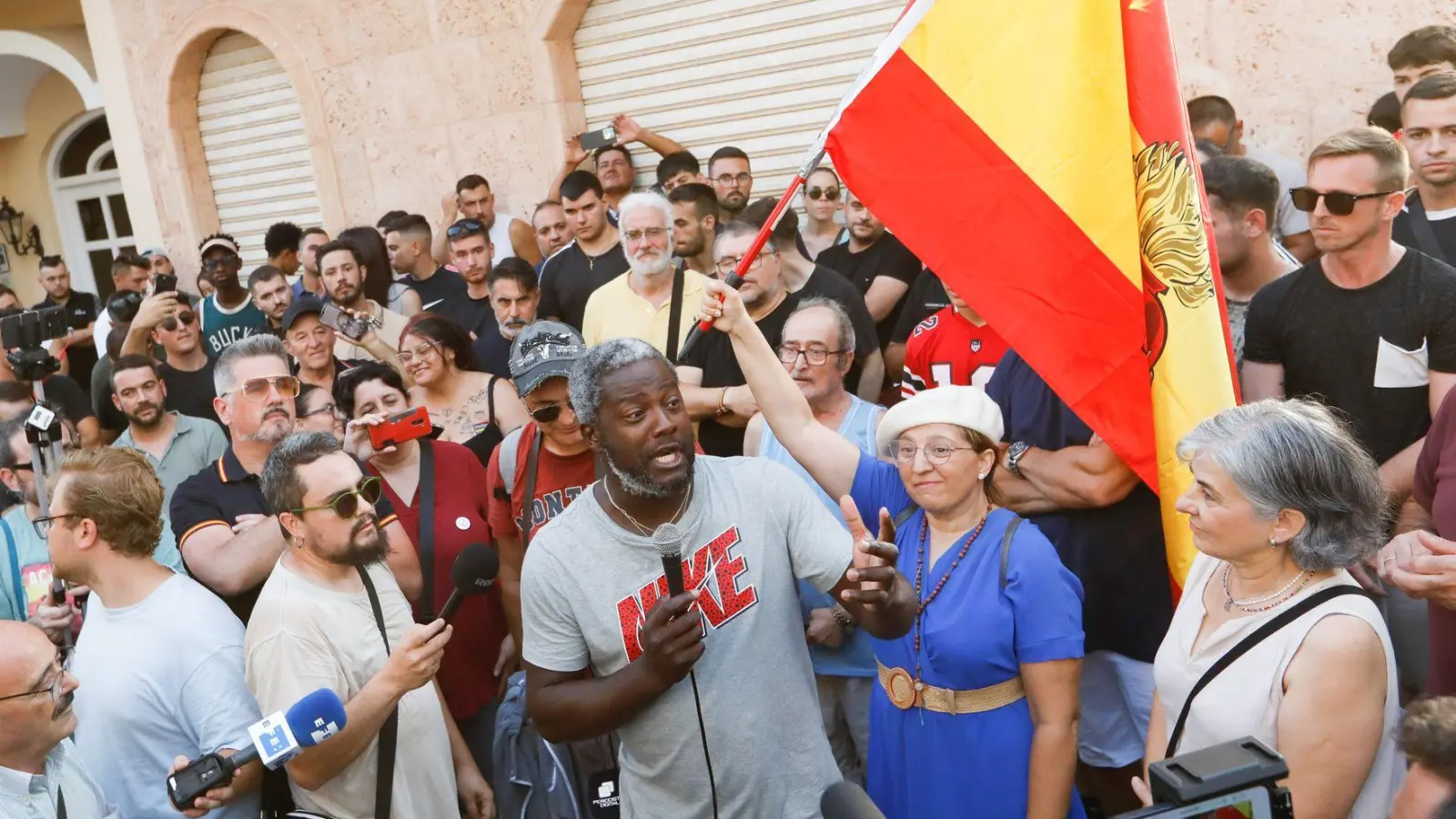 Die Protestler reisten mehrheitlich von außerhalb an. (Foto: Edu Botella/EUROPA PRESS/dpa)