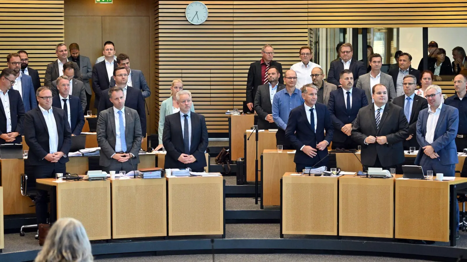 Abgeordnete von CDU und AfD stimmten kürzlich gemeinsam über die Grunderwerbssteuer im Plenarsaal des Thüringer Landtag ab. (Foto: Martin Schutt/dpa)