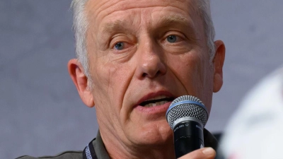 Der frühere Freiburg-Trainer Christian Streich ist am Samstag als TV-Experte im Einsatz. (Archivbild) (Foto: Hendrik Schmidt/dpa)