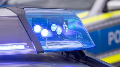Die Polizei ermittelt zum Unfallhergang. (Symbolbild) (Foto: Daniel Karmann/dpa)