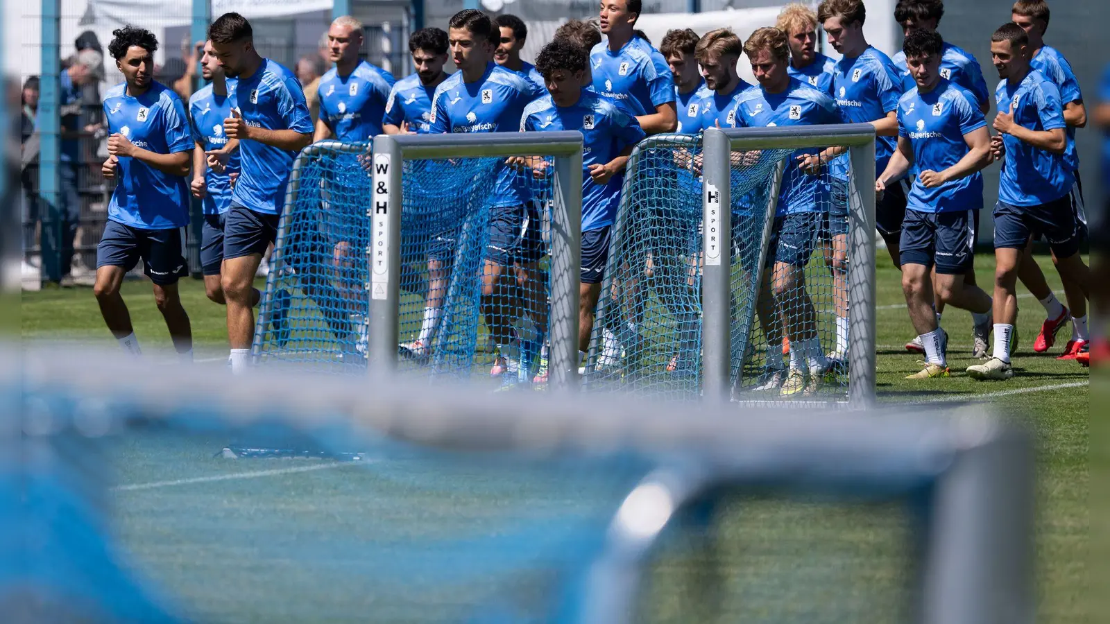 Seit Montag läuft bei 1860 München wieder das Training. (Foto: Sven Hoppe/dpa)