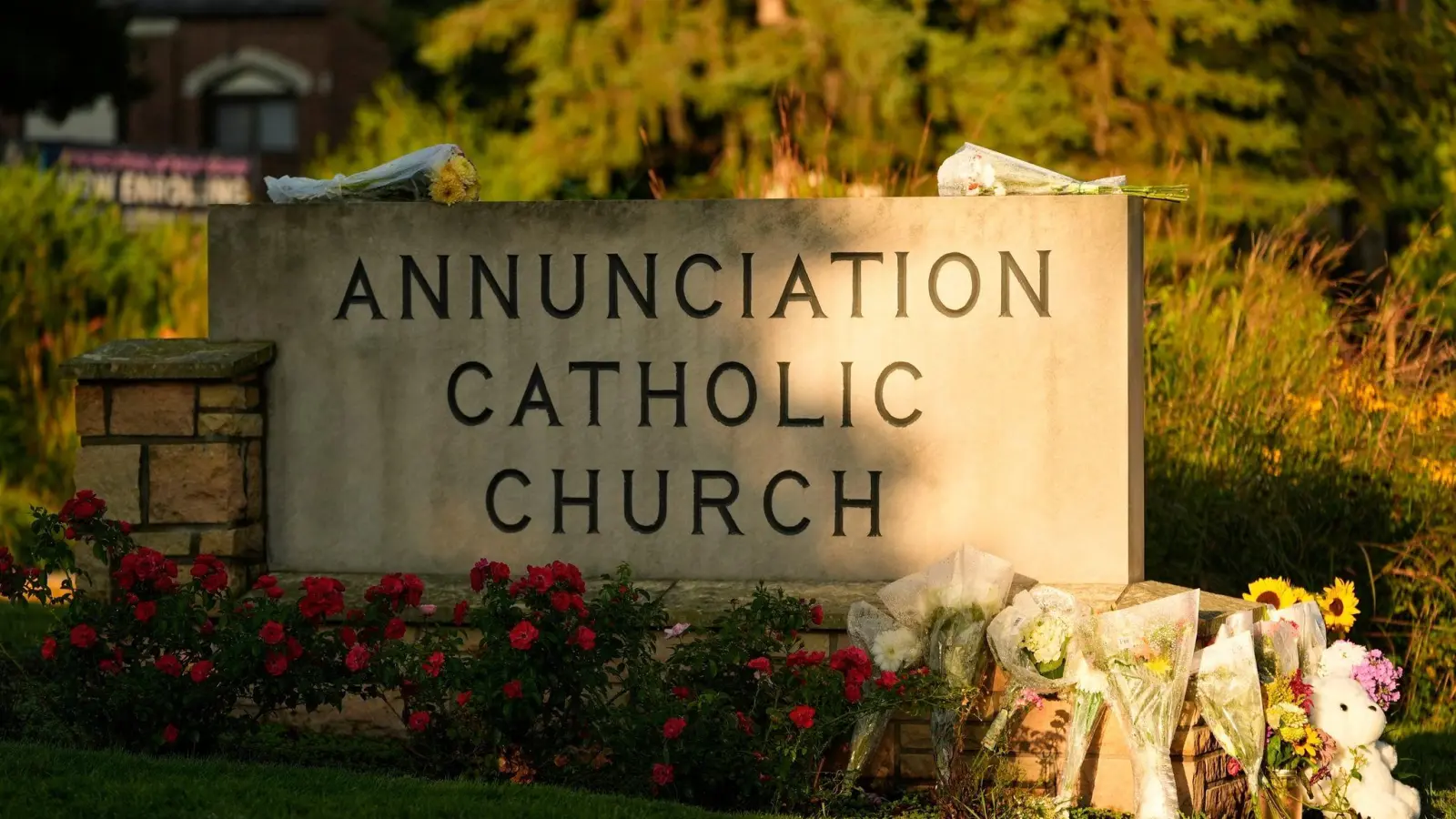 Trauer nach den tödlichen Schüssen auf Kinder.  (Foto: Abbie Parr/AP/dpa)