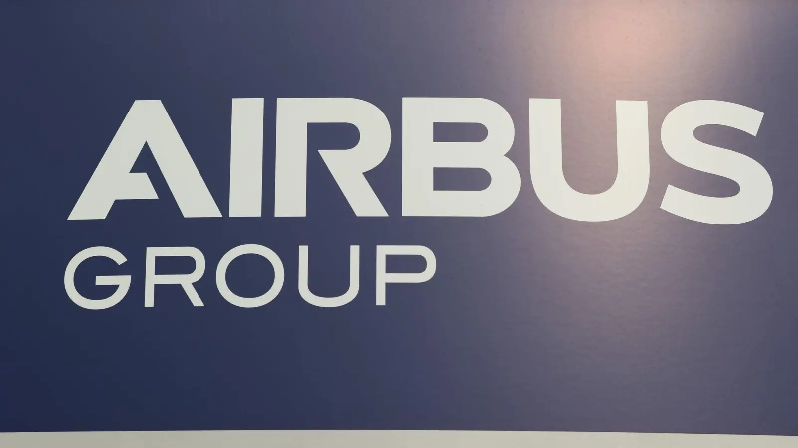 Airbus hat mit Gewinneinbußen zu kämpfen. (Foto: Mohssen Assanimoghaddam/dpa)