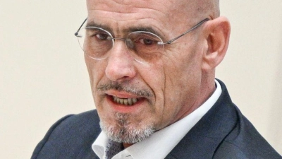 Brandenburgs BSW-Fraktionschef Niels-Olaf Lüders kündigt an, dass seine Fraktion bei einem Antrag zur Auflösung des Parlaments mit der AfD-Fraktion stimmen will (Archivbild). (Foto: Jens Kalaene/dpa)