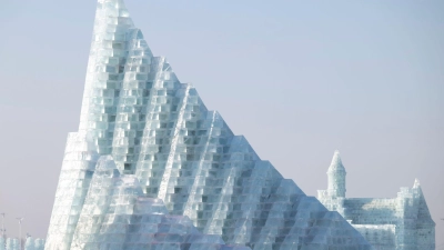 Spektakulärer Winterpark: Harbin Ice-Snow World öffnet (Foto: Zhang Tao/XinHua/dpa)