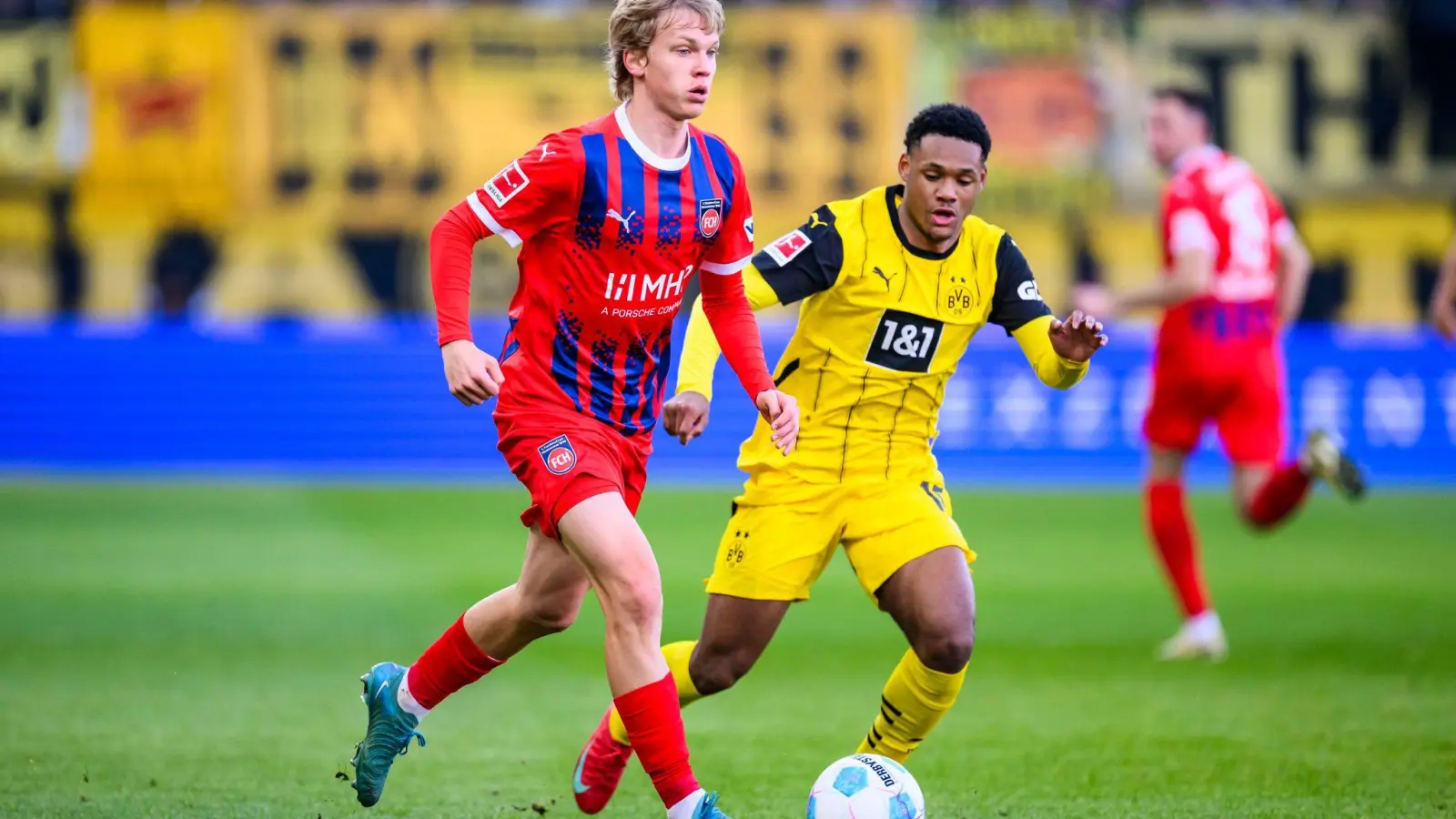 Lange Pause für Duranville. (Foto: Tom Weller/dpa)