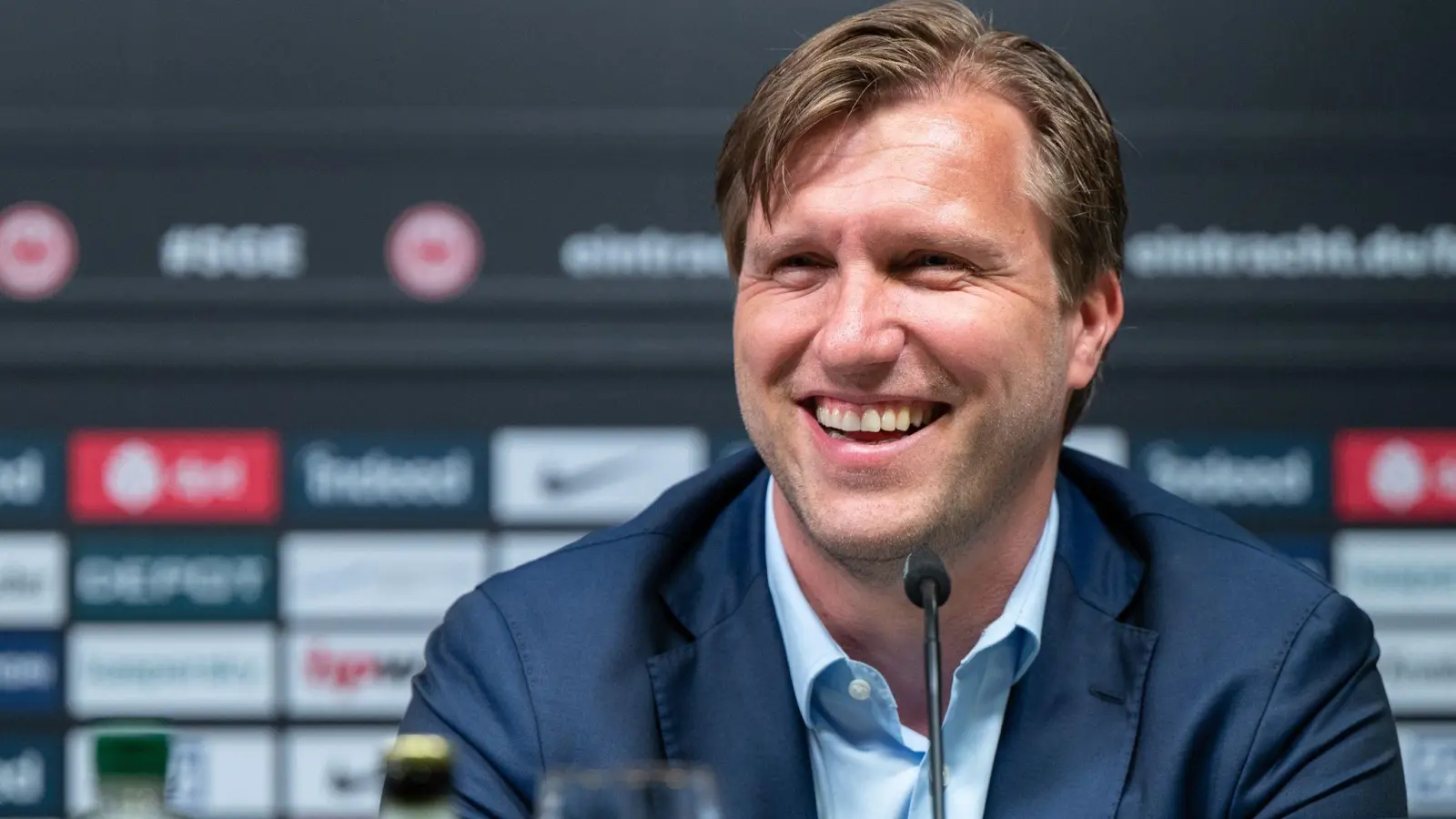 Hat kein Interesse an einem Wechsel zum FC Chelsea: Frankfurt-Sportvorstand Markus Krösche. (Foto: Sebastian Gollnow/dpa)