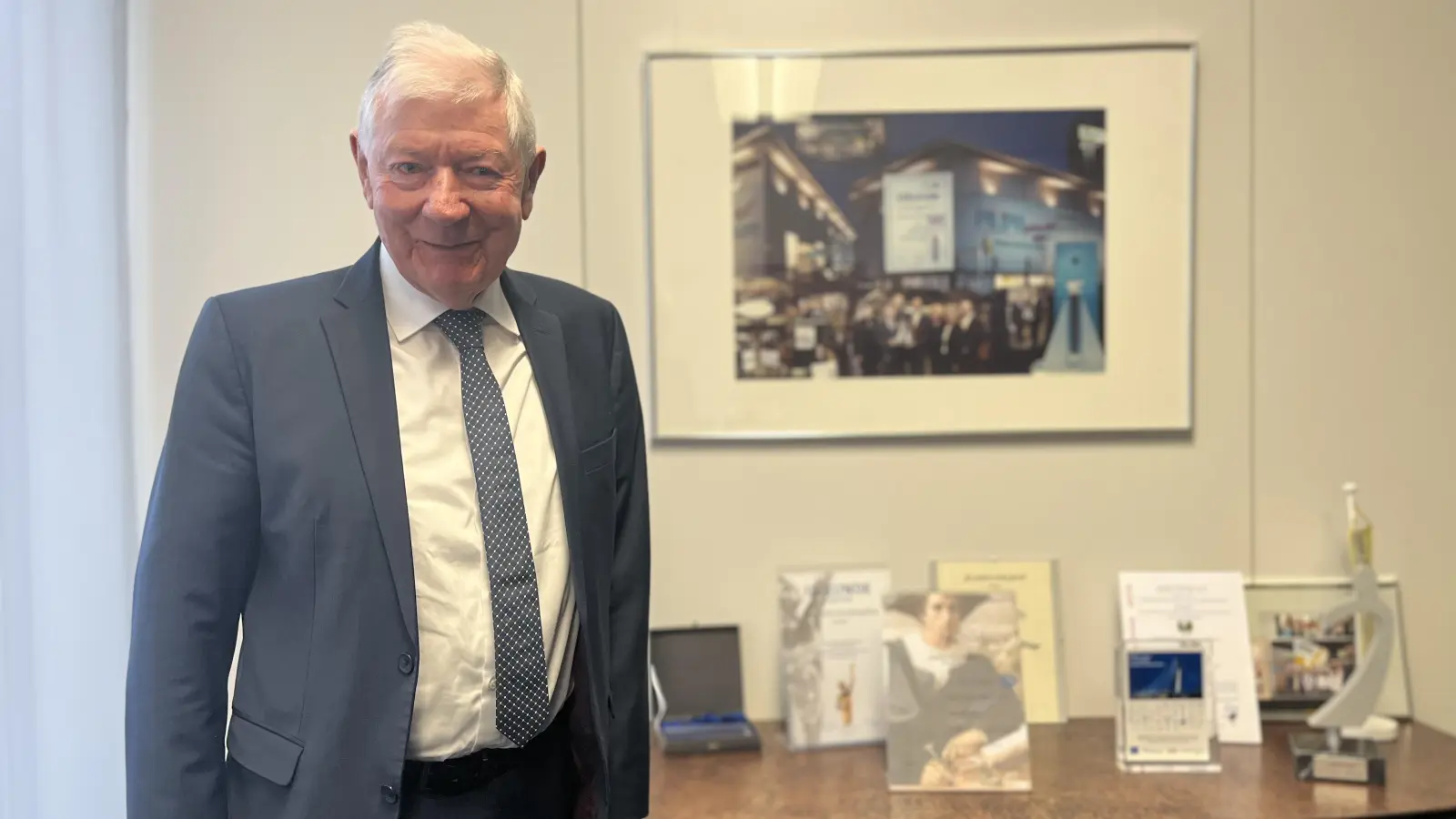 Norbert Pilipp ist seit 1975 Teil der Pilipp-Firmen-Gruppe, seit 1988 leitet er die Firma. Für seine Tätigkeiten als Unternehmer erhielt der 75-Jährige mehrere Auszeichnungen. (Foto: Laura Nadler)