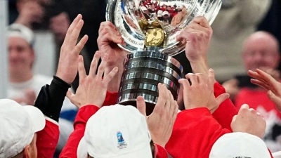 Die Kanadier sind Titelverteidiger bei der Eishockey-WM. (Foto: Pavel Golovkin/AP/dpa)