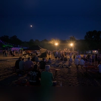 Am Samstag feiert das Burning Stausee Festival in Dorfgütingen (Landkreis Ansbach) seinen Höhepunkt. (Foto: René Chlopotowski)
