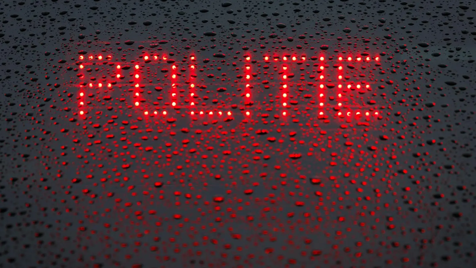 In den Niederlanden verletzten sich fünf Schüler aus Potsdam bei einem Unfall mit einem Segelboot. (Symbolbild) (Foto: Friso Gentsch/dpa)