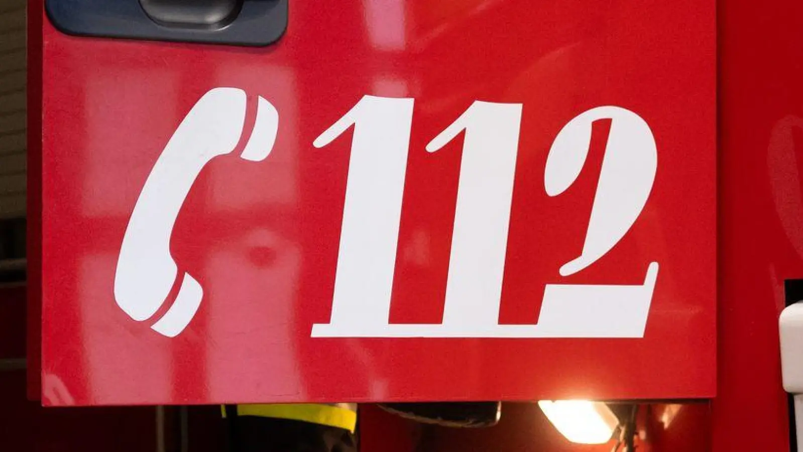 Die Feuerwehr war für mehrere Stunden mit den Löscharbeiten beschäftigt. (Symbolbild) (Foto: Niklas Treppner/dpa)