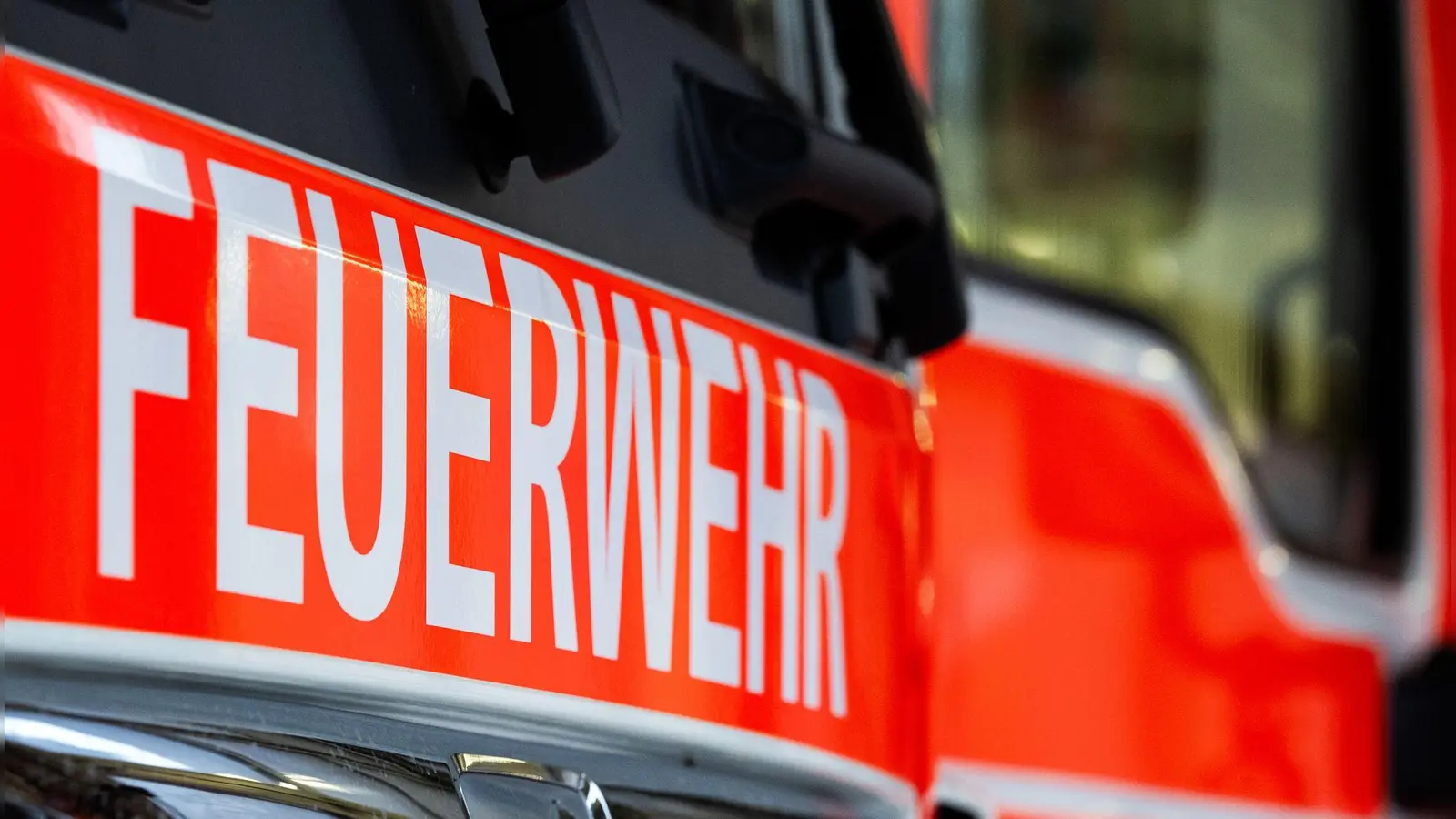 Die Feuerwehr ist im Einsatz. (Symbolbild) (Foto: Soeren Stache/dpa)