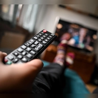 Viele Haushalte können bis Ende Mai entscheiden, ob sie ihren Kabel-TV-Vertrag kündigen oder verlängern möchten. (Foto: Britta Pedersen/dpa-Zentralbild/dpa-tmn)