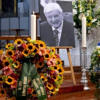 Vertreter aus Politik, Kirche und Wissenschaft haben in der Münchner Frauenkirche Abschied von Hans Maier genommen. Der CSU-Politiker war am 8. Juni im Alter von 94 Jahren gestorben.  (Foto: Sven Hoppe/dpa)