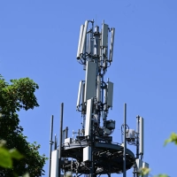 Ein Antennen-Standort, an dem auch in 2G gefunkt wird - noch.  (Foto: Bernd Weißbrod/dpa)