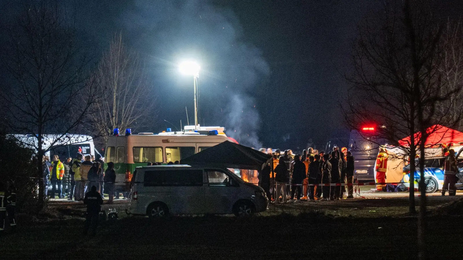 Der 43 Jahre alte Angeklagte soll bei einer großen Feier im März in Parsberg in der Oberpfalz seinen Cousin getötet haben. (Archivbild) (Foto: Armin Weigel/dpa)