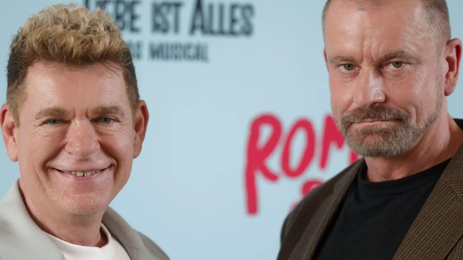 Das Musical  „Romeo &amp; Julia – Liebe ist alles“ von Peter Plate (links) und Ulf Leo Sommer geht bald auf Tournee. (Foto: Henning Kaiser/dpa)