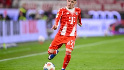 Darf womöglich bald auch das DFB-Trikot tragen: Bayerns Jungstar Lennart Karl. (Archivbild) (Foto: Harry Langer/dpa)