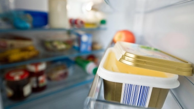 Vorsicht: Einweg-Plastikverpackungen wie Margarinedosen sind nicht für die wiederholte Aufbewahrung von Speisen geeignet. Für vieles andere aber schon. (Foto: Andrea Warnecke/dpa-tmn)