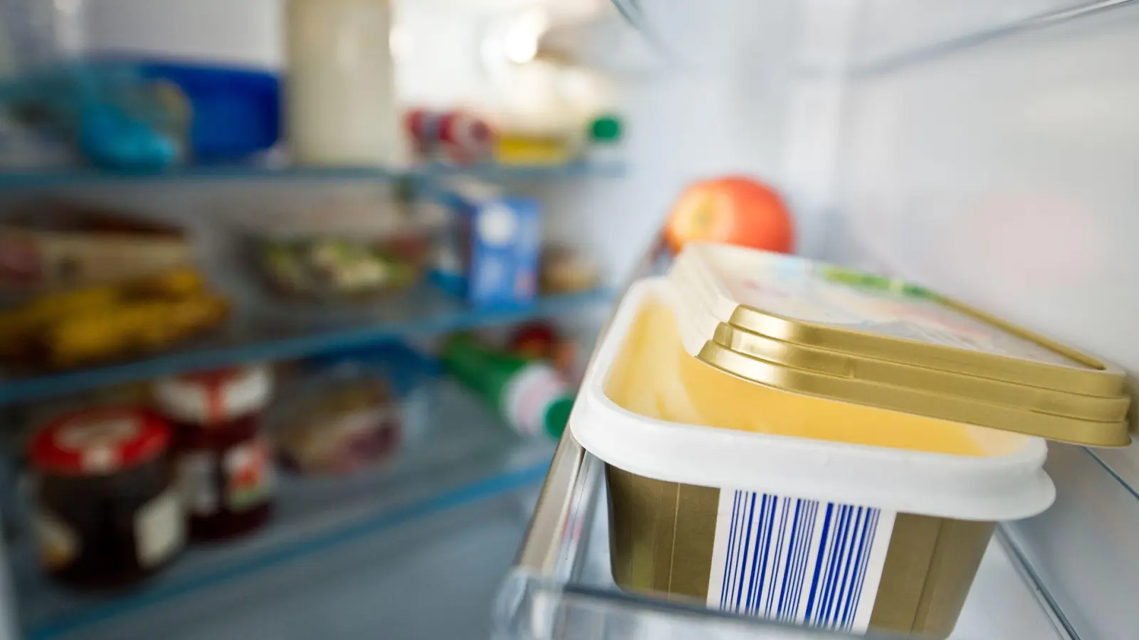 Vorsicht: Einweg-Plastikverpackungen wie Margarinedosen sind nicht für die wiederholte Aufbewahrung von Speisen geeignet. Für vieles andere aber schon. (Foto: Andrea Warnecke/dpa-tmn)