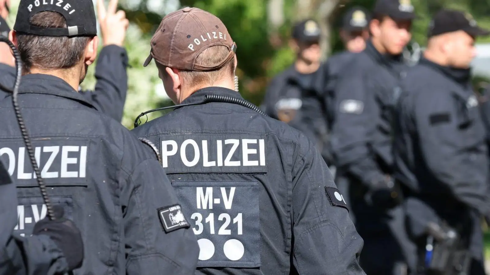 Aus Mecklenburg-Vorpommern gab es keine aktuellen Zahlen dazu, gegen wie viele Polizisten Verfahren wegen des Verdachts auf rechtsextremistische Gesinnung geführt werden (Symbolbild). (Foto: Bernd Wüstneck/dpa)
