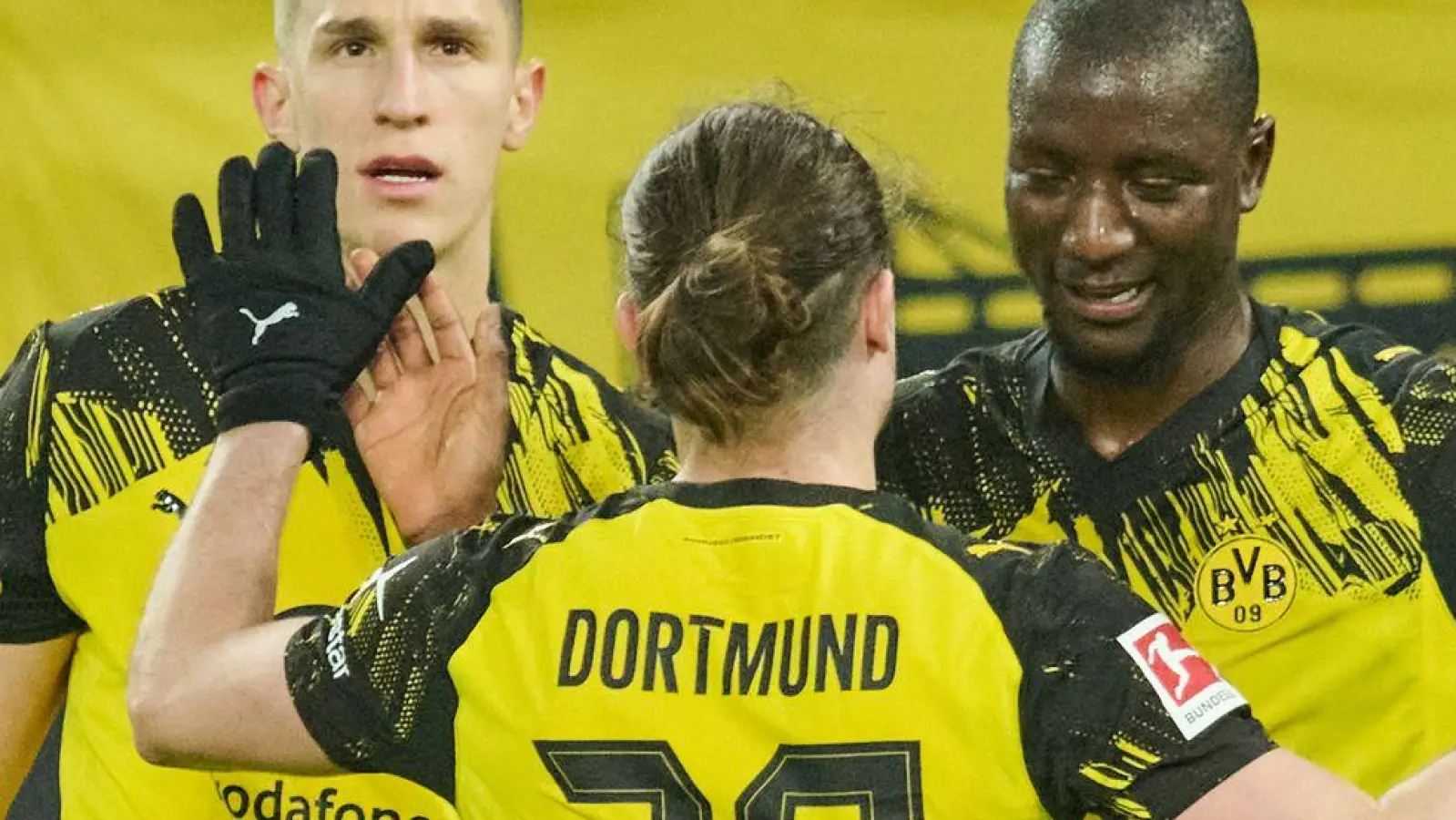 BVB-Stürmer Serhou Guirassy (rechts) gelang nach längerer Durststrecke wieder ein Tor. (Foto: Bernd Thissen/dpa)